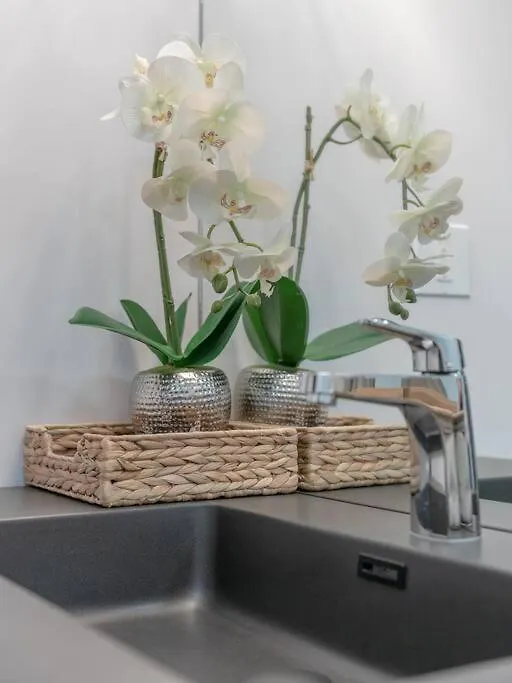 別荘 Chic Romantic3Bed Patio Wifi Quiet Retreat Parking カルガリー カナダ